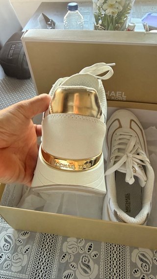 Zapatillas Michael Kors blanco con dorado