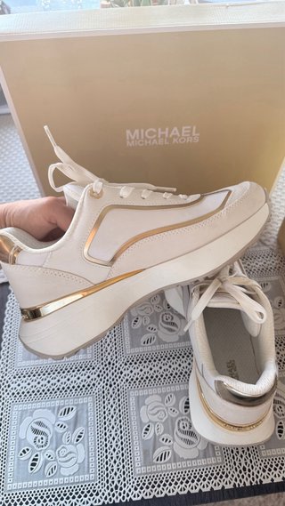 Zapatillas Michael Kors blanco con dorado