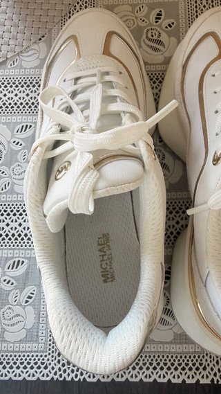 Zapatillas Michael Kors blanco con dorado