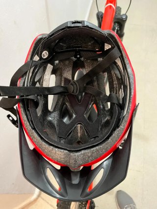 Casco de bicicleta rojo talla S/M