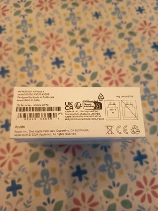 AirPods 4
