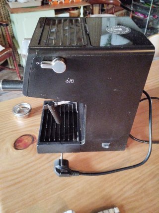 Cafetera DeLonghi Negra