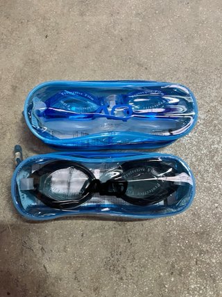 Lote 24 Gafas de natación con estuche