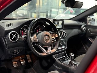 Mercedes Clase A  A 160 AMG Pano LED-Xenon Navi 1/2 Sport-Leather-Alcantara Klima PDC ...