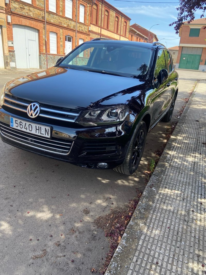 Volkswagen Touareg 2012 - foto 1
