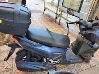 SYM Joyride 300cc Scooter con Baúles