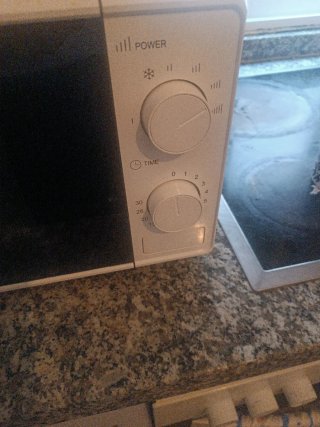 Microondas EDM blanco
