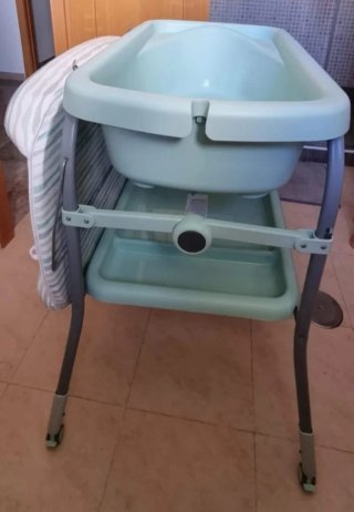Bañera cambiador bebé en excelente estado.