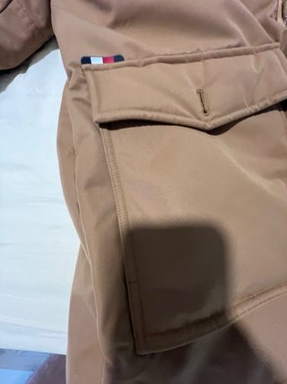 Abrigo Tommy Hilfiger Talla L Marrón,