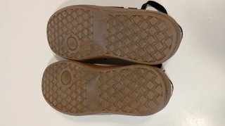 Zapatillas deportivas mujer beige y negro