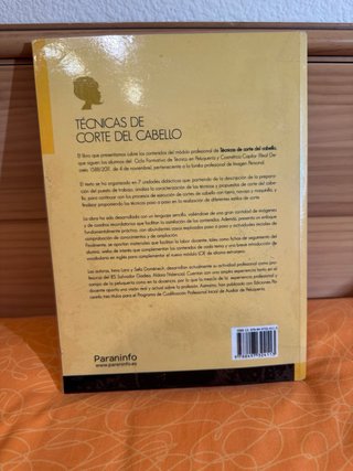 Libros de Grado medio de Peluquería.