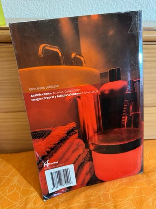 Libros de Grado medio de Peluquería.