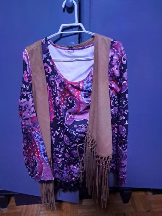 Lote 7 vestidos, chaleco y casaca