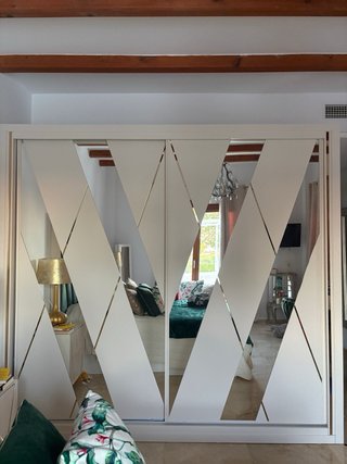 Armario puertas correderas lujo cristal y madera