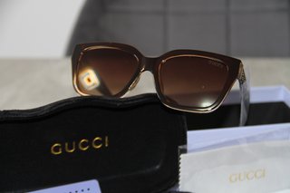 Gafas de Sol Marrones y Doradas