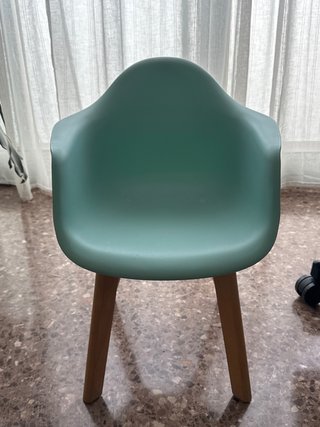 Silla infantil turquesa madera