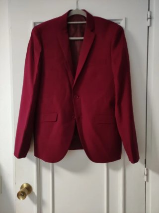 Traje bordeo como nuevo  De TZ fabricantes