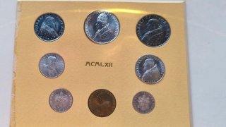 Álbum Vaticano:4 series unc: 25 monedas diferentes