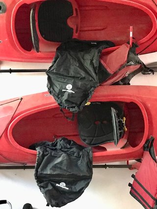 2 Kayaks Rojos con Accesorios