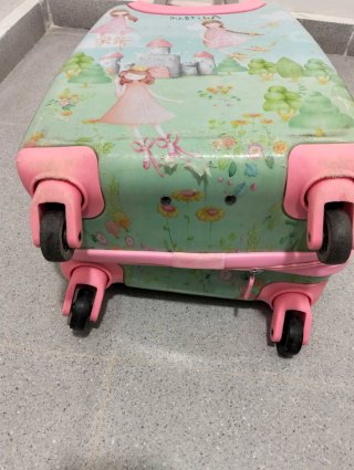 Maleta infantil con ruedas y diseño de princesas