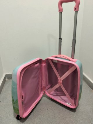 Maleta infantil con ruedas y diseño de princesas