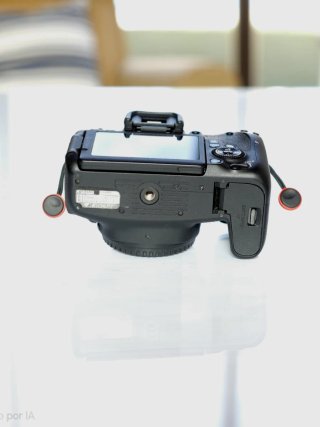 Cámara Canon EOS 77D (Solo Cuerpo)