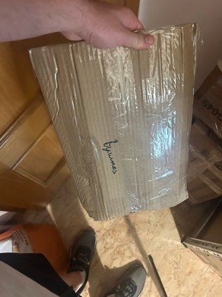 Caja de cartón con embalaje