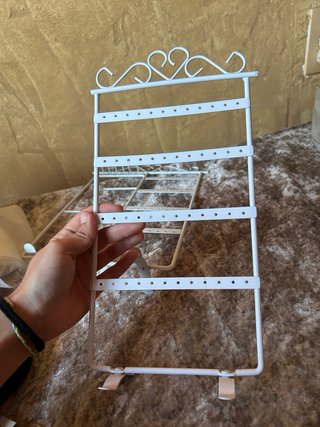 Portagioie bianco per orecchini