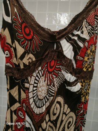Vestido estampado con encaje