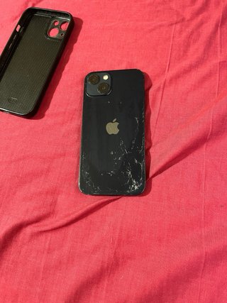 iPhone 13 azul marino.