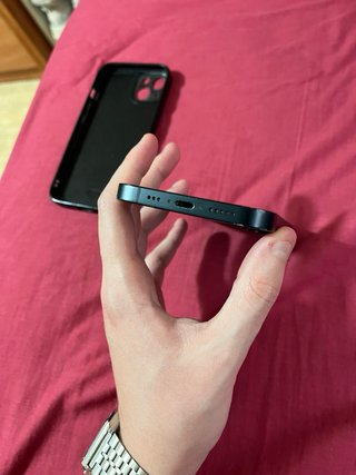 iPhone 13 azul marino.