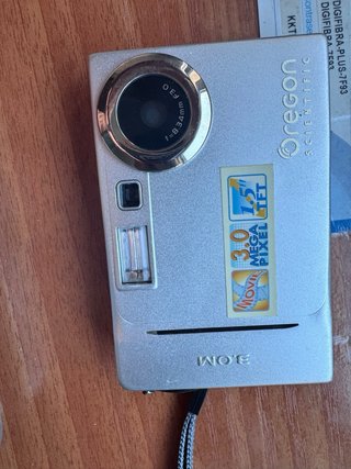 Lotto di 3 fotocamere digitali Nikon, Olympus, Oregon