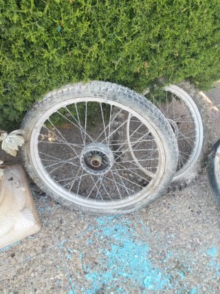 Lote de 3 Ruedas de Moto de Puch,derbi y mobylette