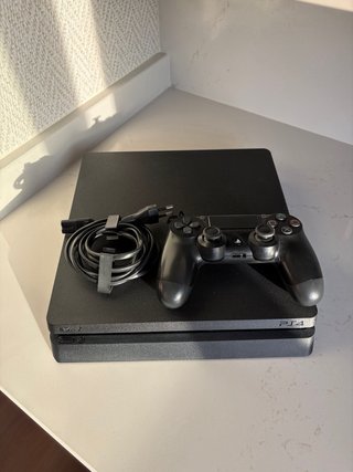 PS4 Slim 1TB Negra