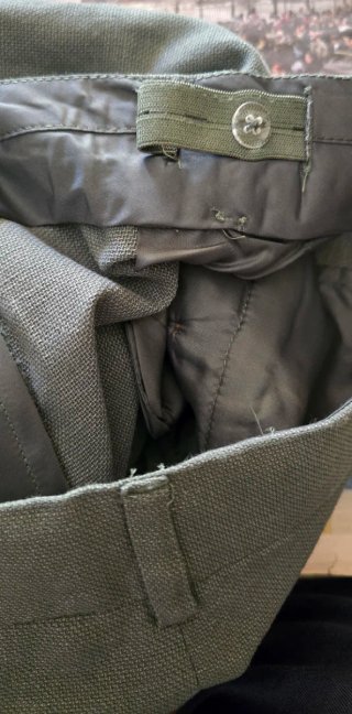 Traje verde para chico de H&M