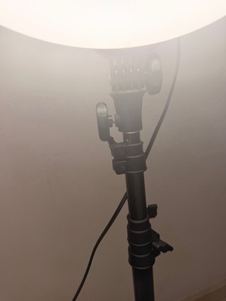 Aro de luz LED con trípode