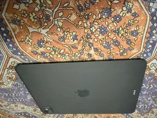 iPad Pro M5 256 GB Gris 11 “  Con garantía  7/2027