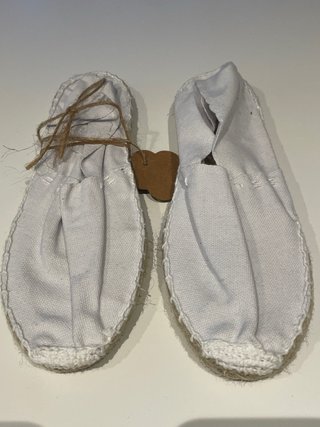Alpargatas blancas