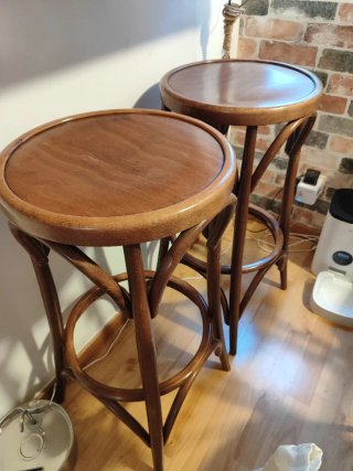 Taburetes de madera