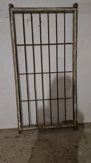 Reja antigua de hierro Medidas 2.20×2.10