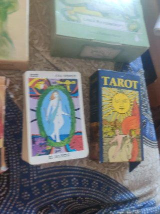 Barajas de Tarot y Oráculos
