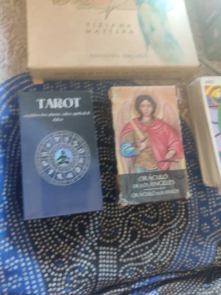 Barajas de Tarot y Oráculos
