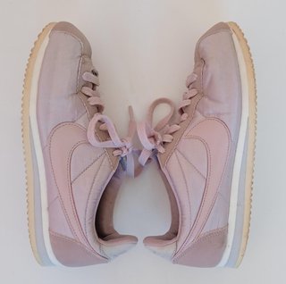 Zapatillas Nike Beige y Rosa
