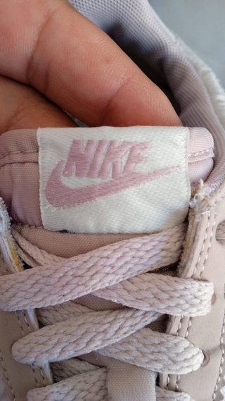 Zapatillas Nike Beige y Rosa
