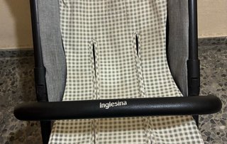 Carrito de bebé gris