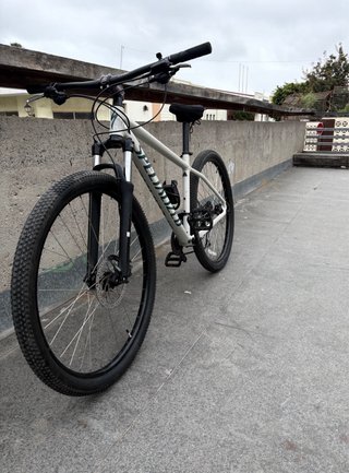 Bicicleta Specialized rockhopper sport 2022