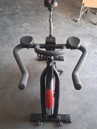 Bicicleta Spinning TENTABLE Roja y Negra