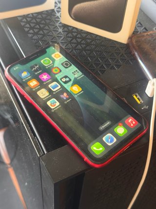 iPhone XR Rojo - 88% salud pantalla Dañada