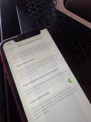 iPhone XR Rojo - 88% salud pantalla Dañada