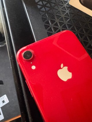 iPhone XR Rojo - 88% salud pantalla Dañada